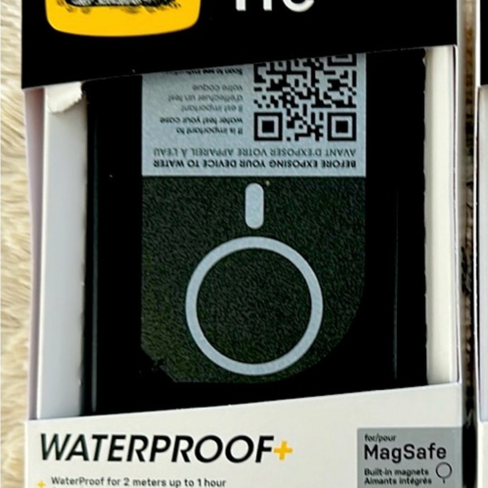 Black Waterproof MagSafe Case